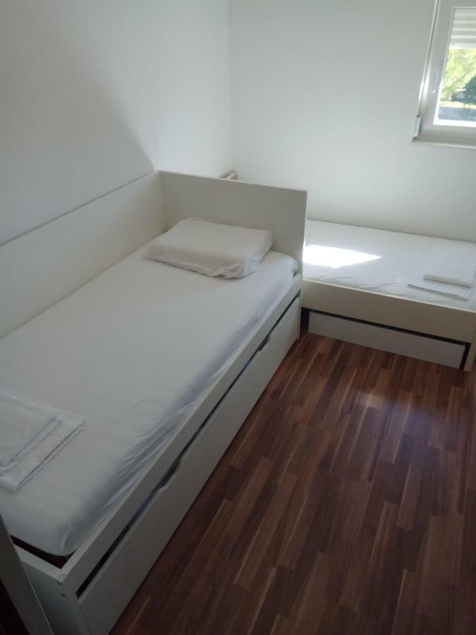 Apartman Medit Lägenhet Vir Exteriör bild